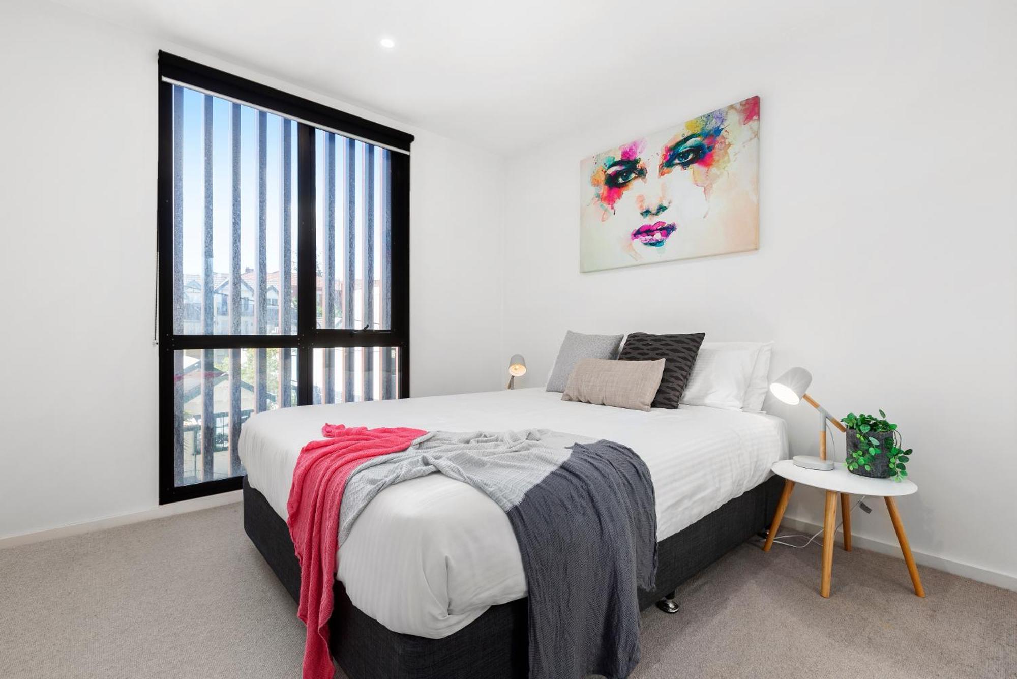 Complete Host Park View St Kilda Apartment