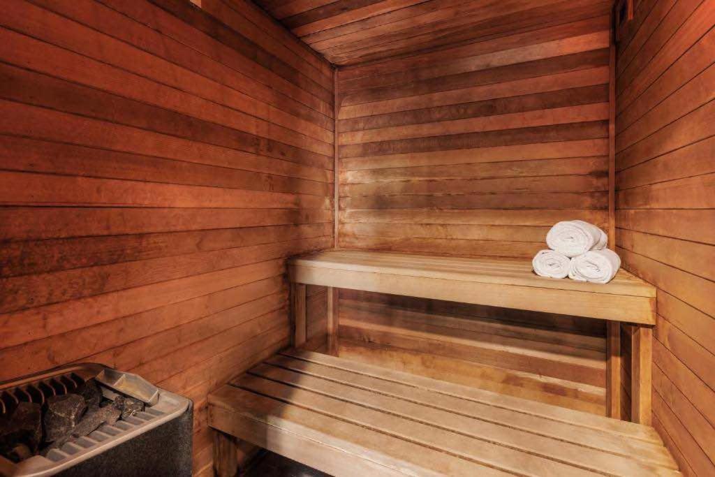 Entire 1 Bedroom Southbank - Gym Pool Sauna 1 Step To Crown Casino Apartment