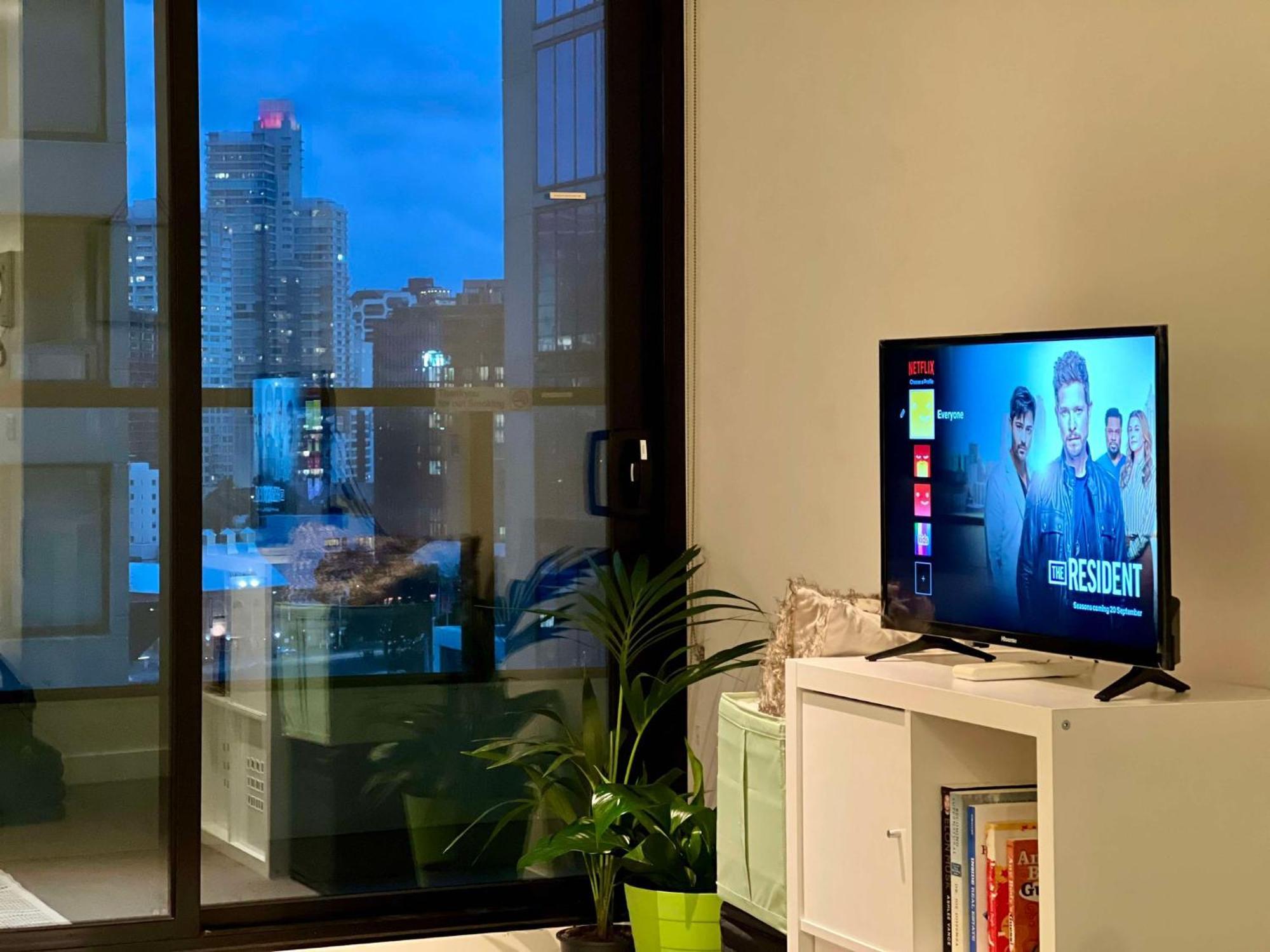 Entire 1 Bedroom Southbank - Gym Pool Sauna 1 Step To Crown Casino *