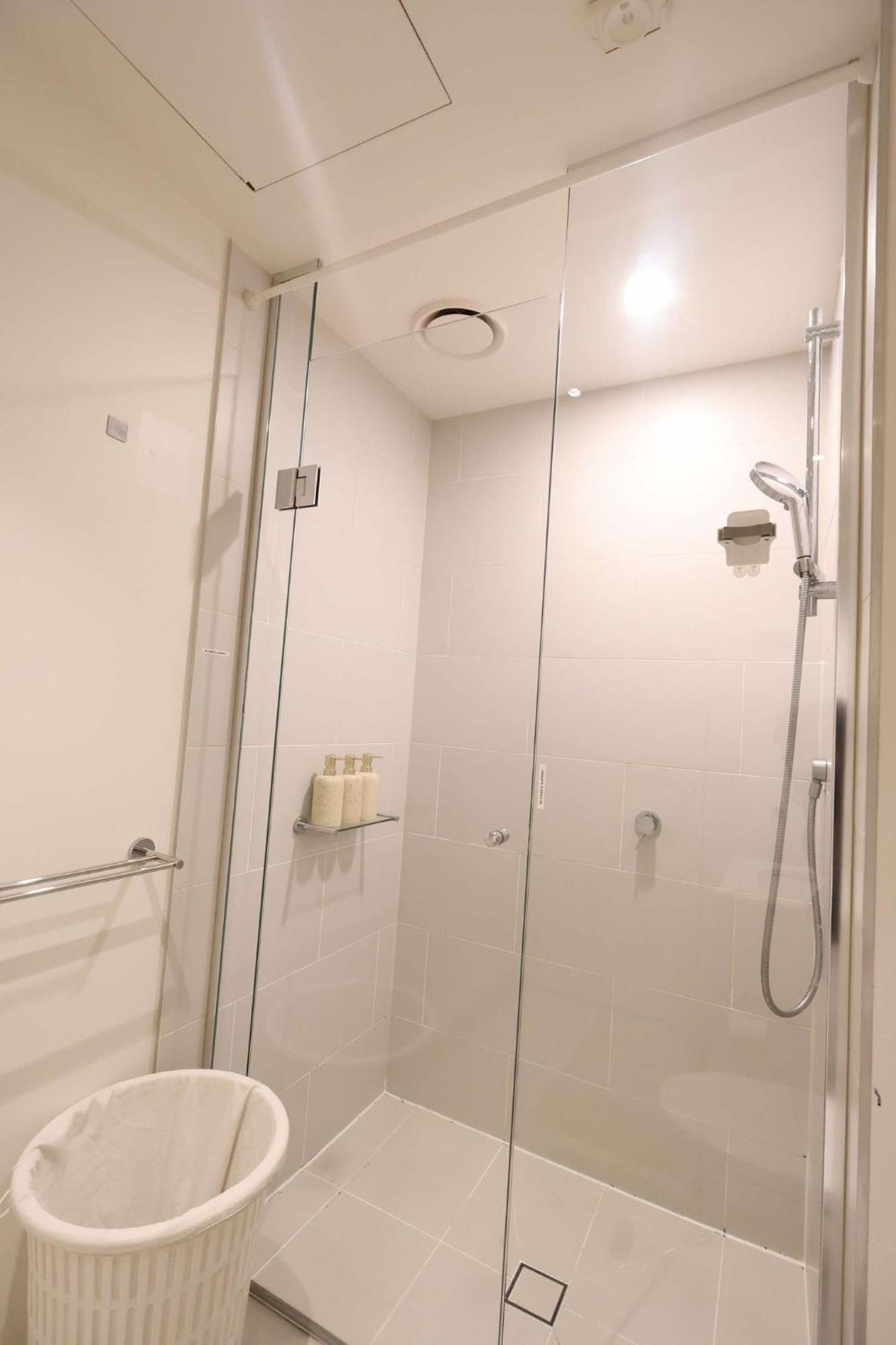 Entire 1 Bedroom Southbank - Gym Pool Sauna 1 Step To Crown Casino Apartment *