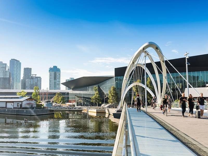 Entire 1 Bedroom Southbank - Gym Pool Sauna 1 Step To Crown Casino Apartment *
