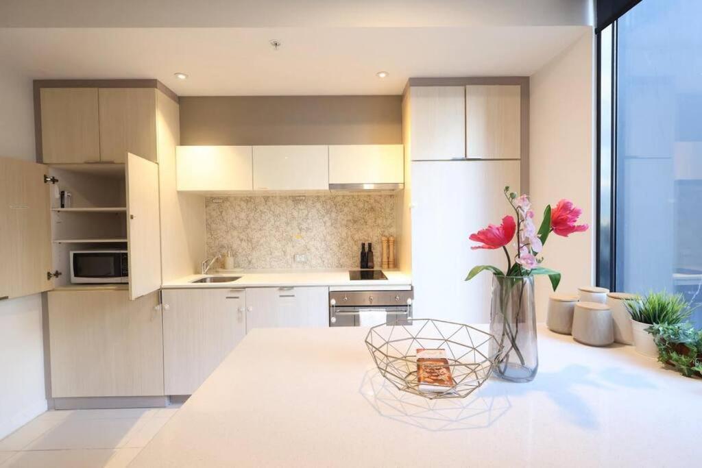 Apartment Entire 1 Bedroom Southbank - Gym Pool Sauna 1 Step To Crown Casino