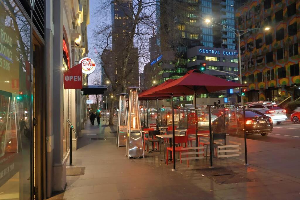 Entire 1 Bedroom Southbank - Gym Pool Sauna 1 Step To Crown Casino