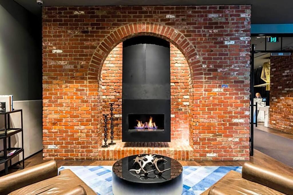 Entire 1 Bedroom Southbank - Gym Pool Sauna 1 Step To Crown Casino *