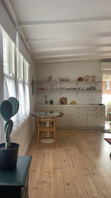 Apartment Paris With Garden Terrace In St Kilda