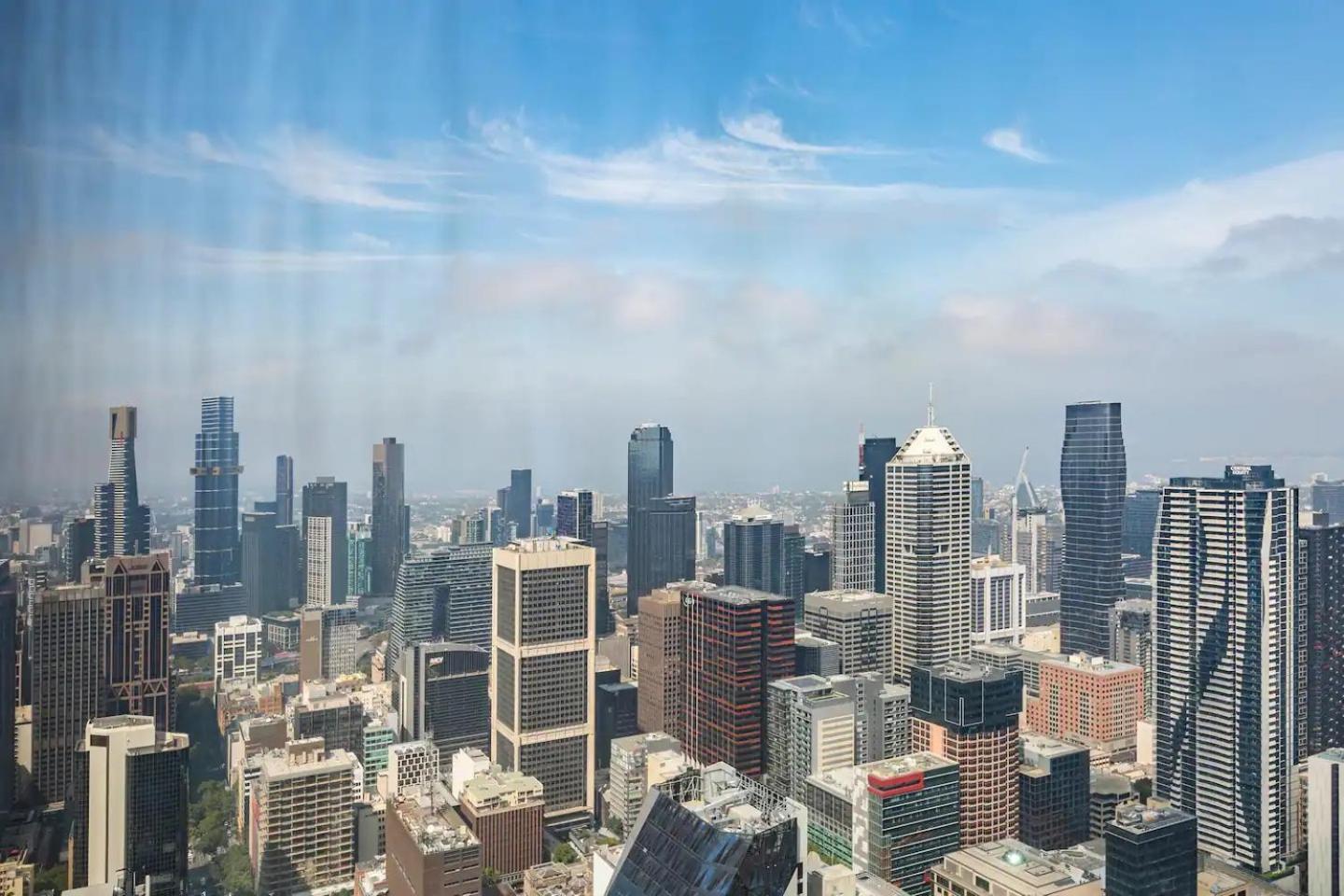 Queens Place Classy Lvl 69 W Skyline Views Apartment