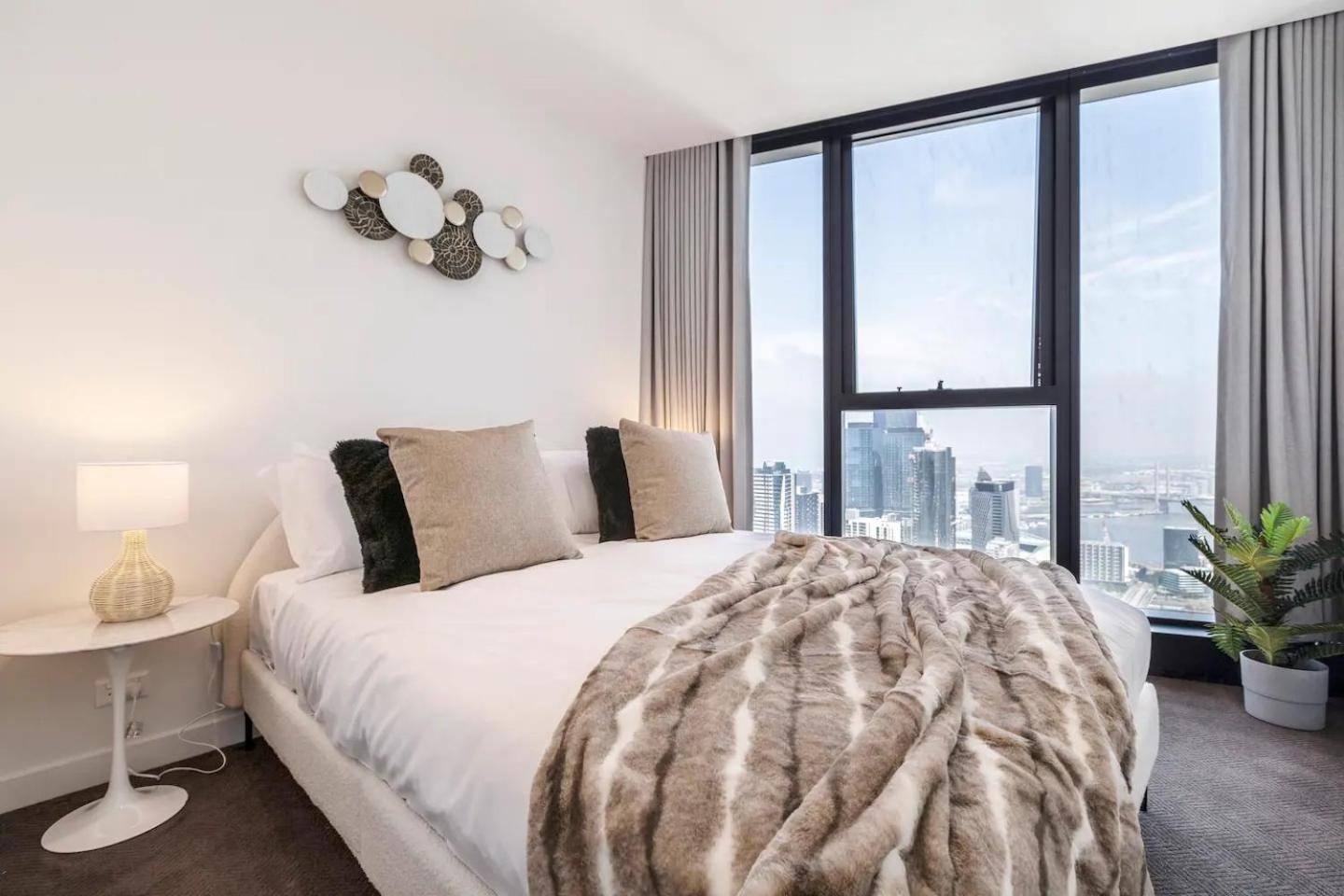 Apartment Queens Place Classy Lvl 69 W Skyline Views