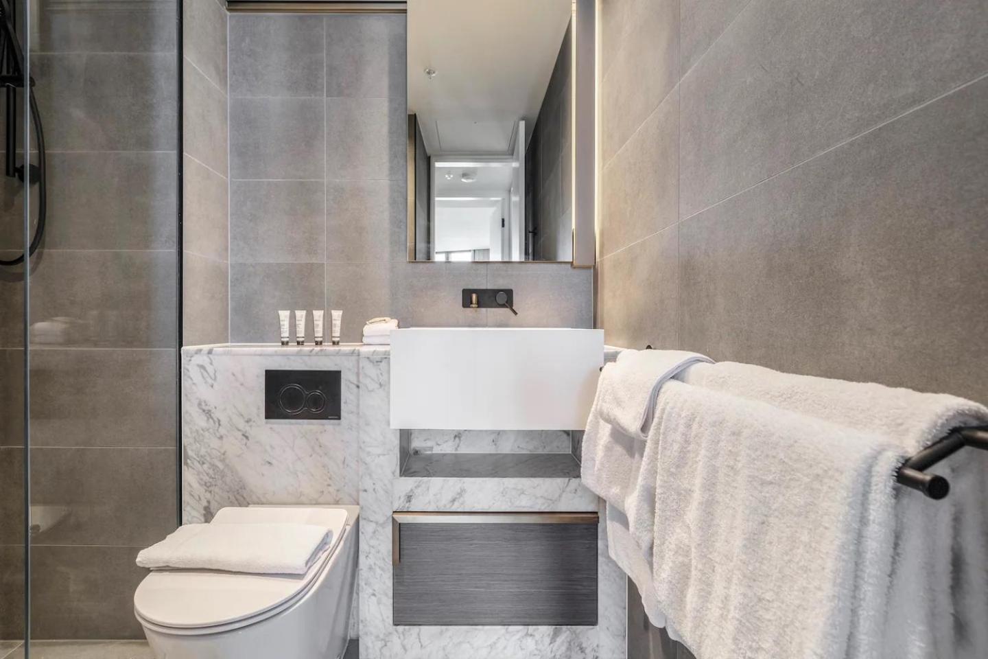 Queens Place Classy Lvl 69 W Skyline Views Apartment *