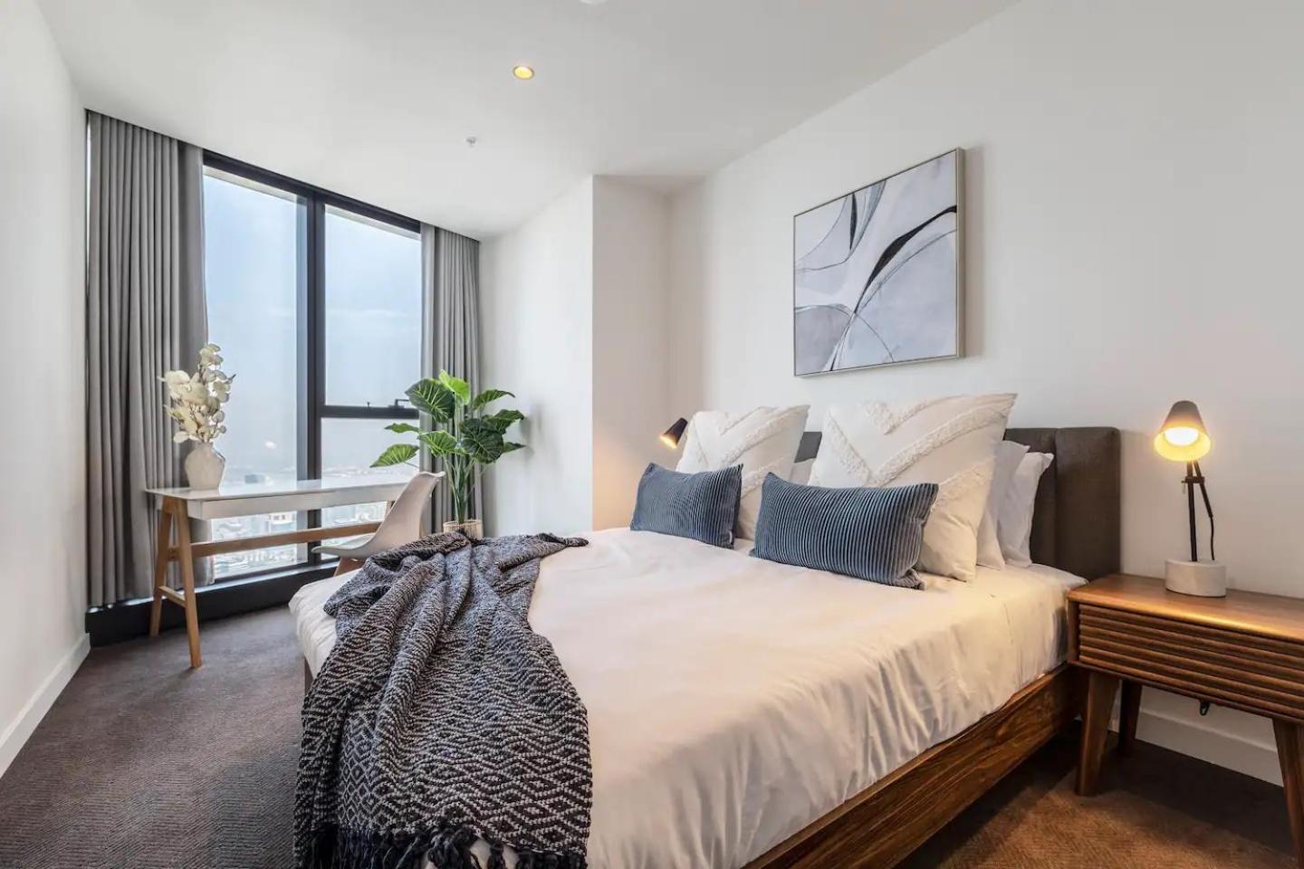 Apartment Queens Place Classy Lvl 69 W Skyline Views Melbourne