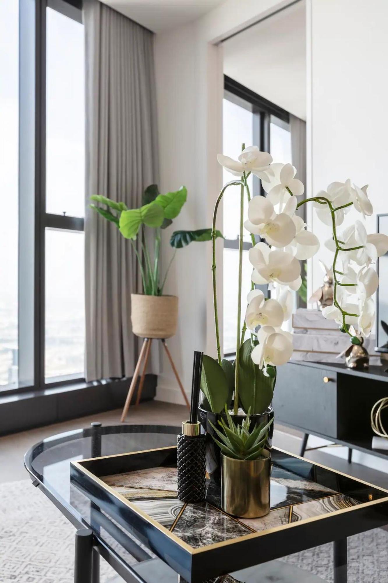 Queens Place Classy Lvl 69 W Skyline Views * Melbourne