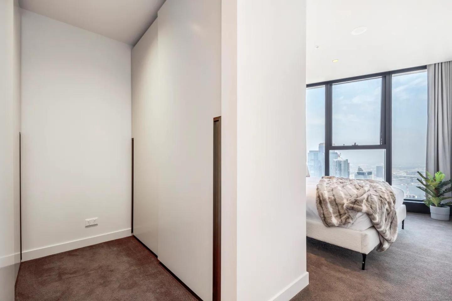 Queens Place Classy Lvl 69 W Skyline Views Apartment