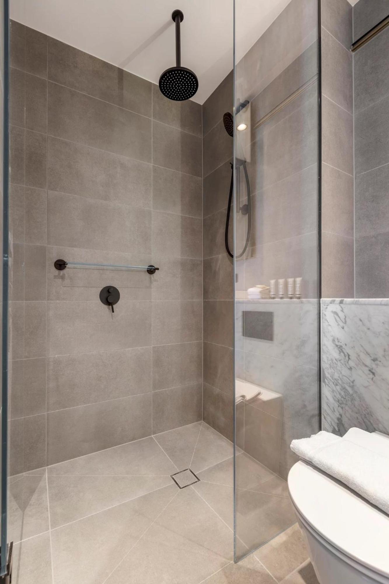 Queens Place Classy Lvl 69 W Skyline Views * Melbourne