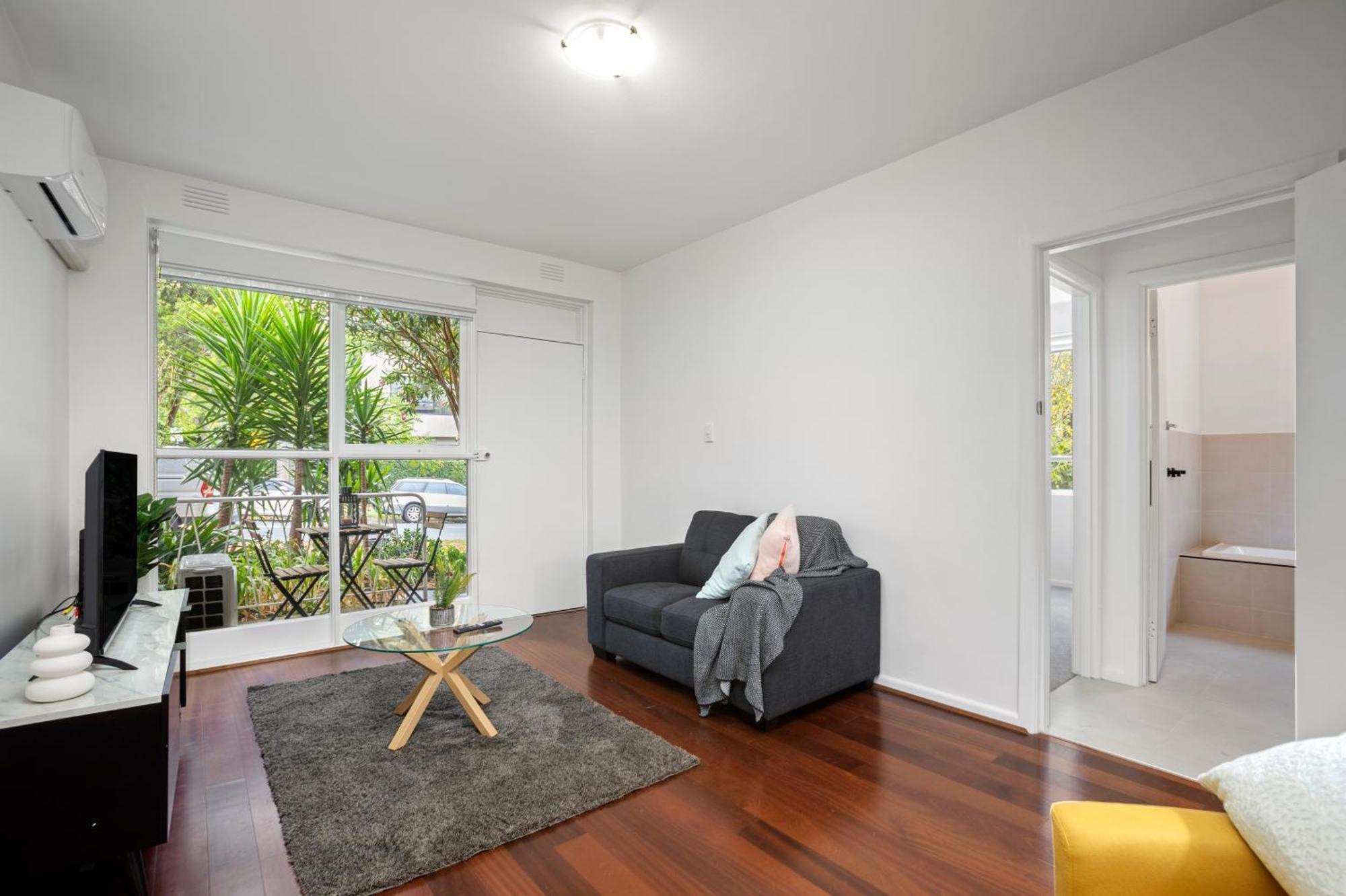Complete Host Cromwell Rd