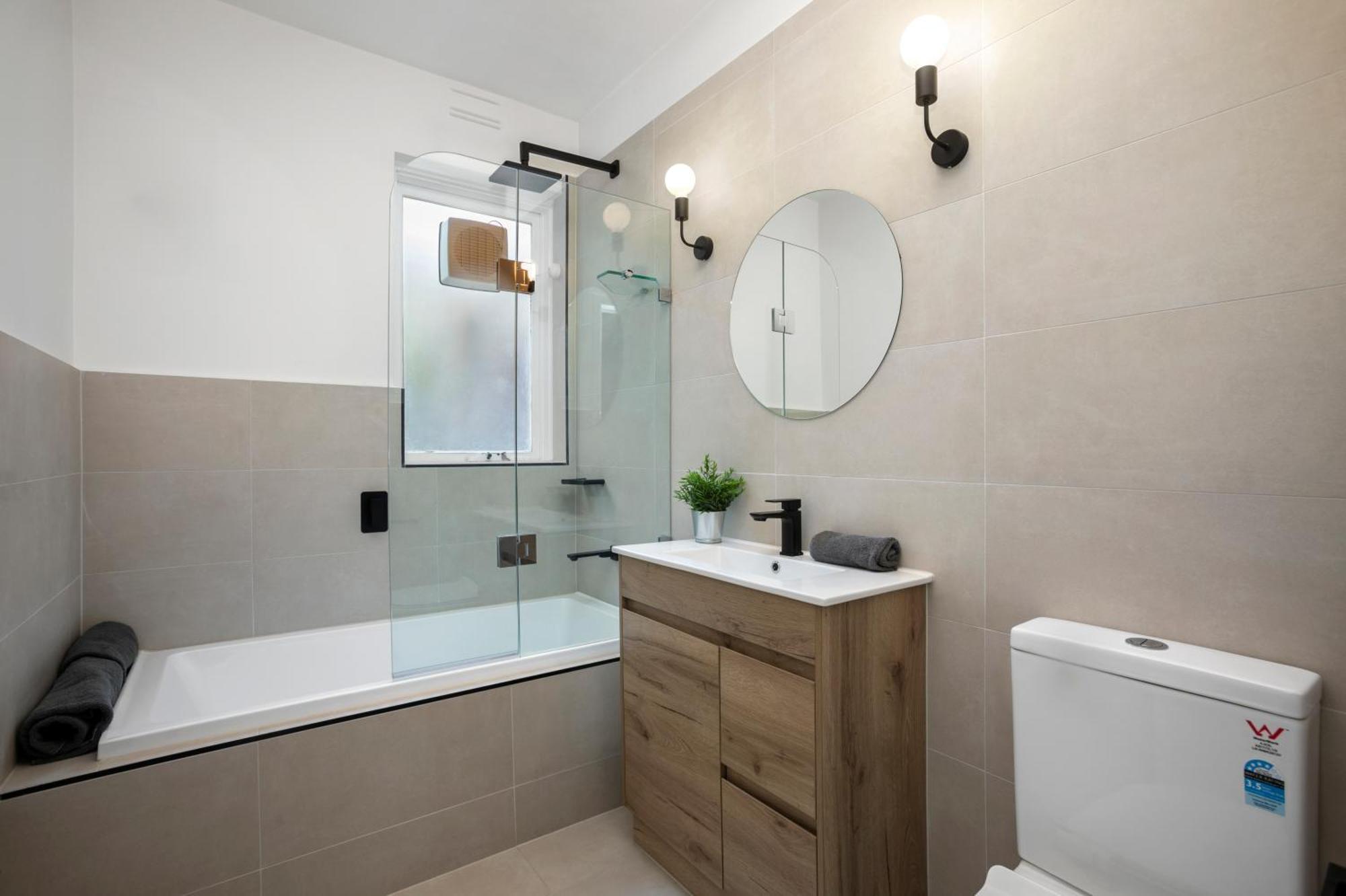 Apartment Complete Host Cromwell Rd Melbourne