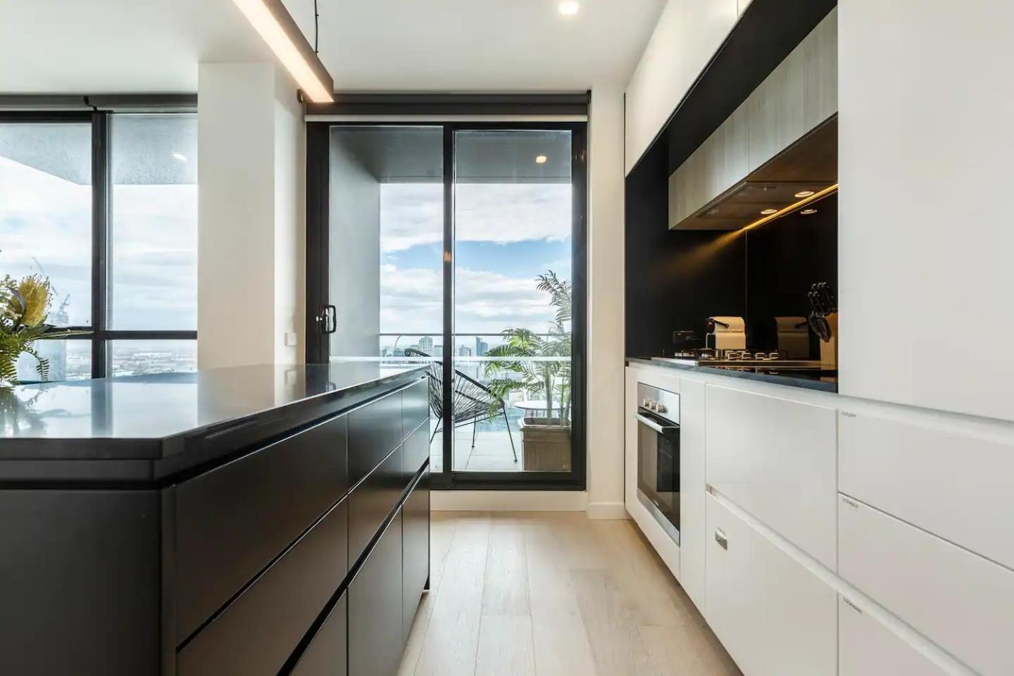 Apartment Stylish Southbank Sweeping Bay & Views