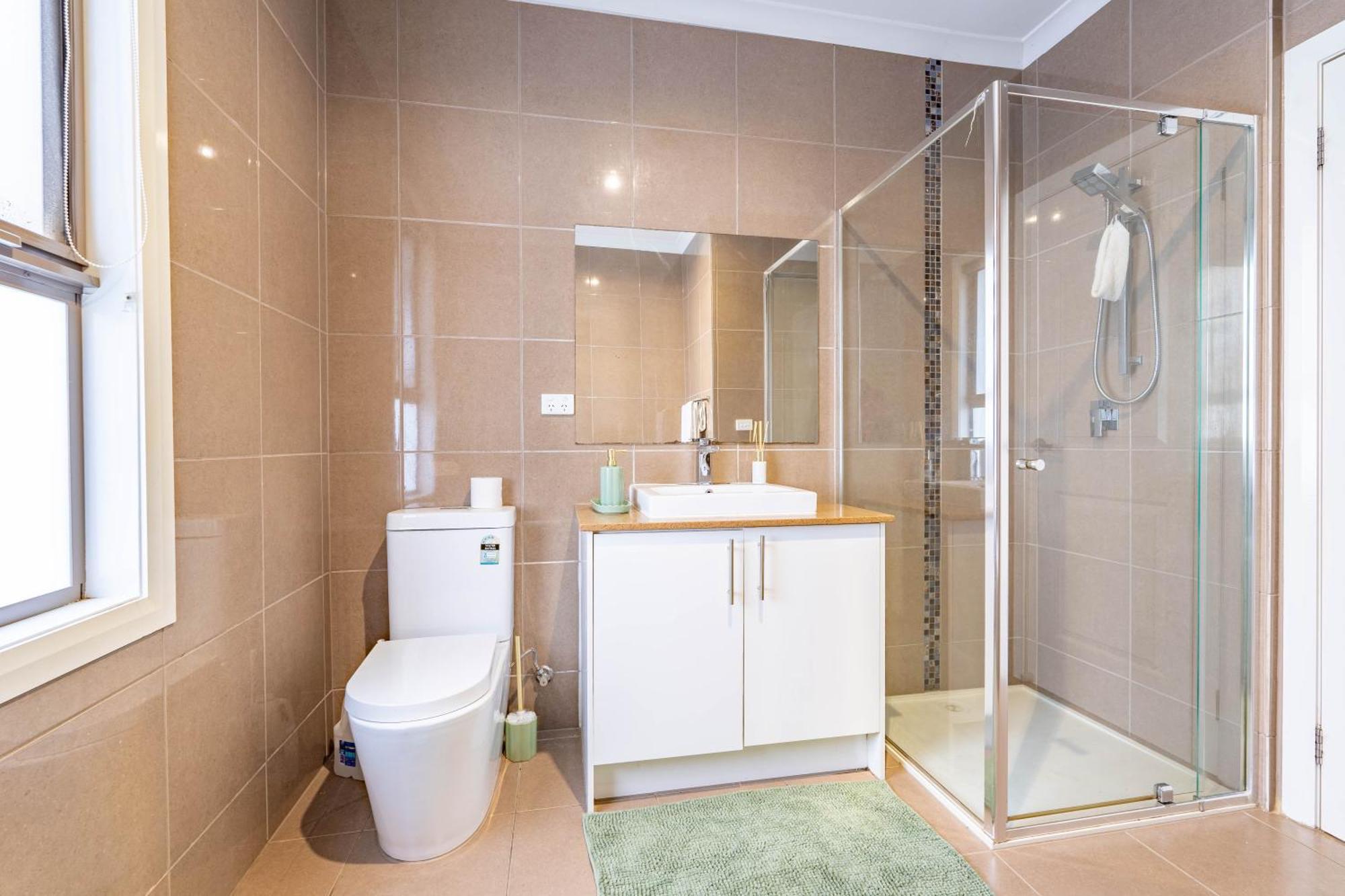 Hidden Gem - 3 Bedroom Townhouse In Heidelberg West Apartment *
