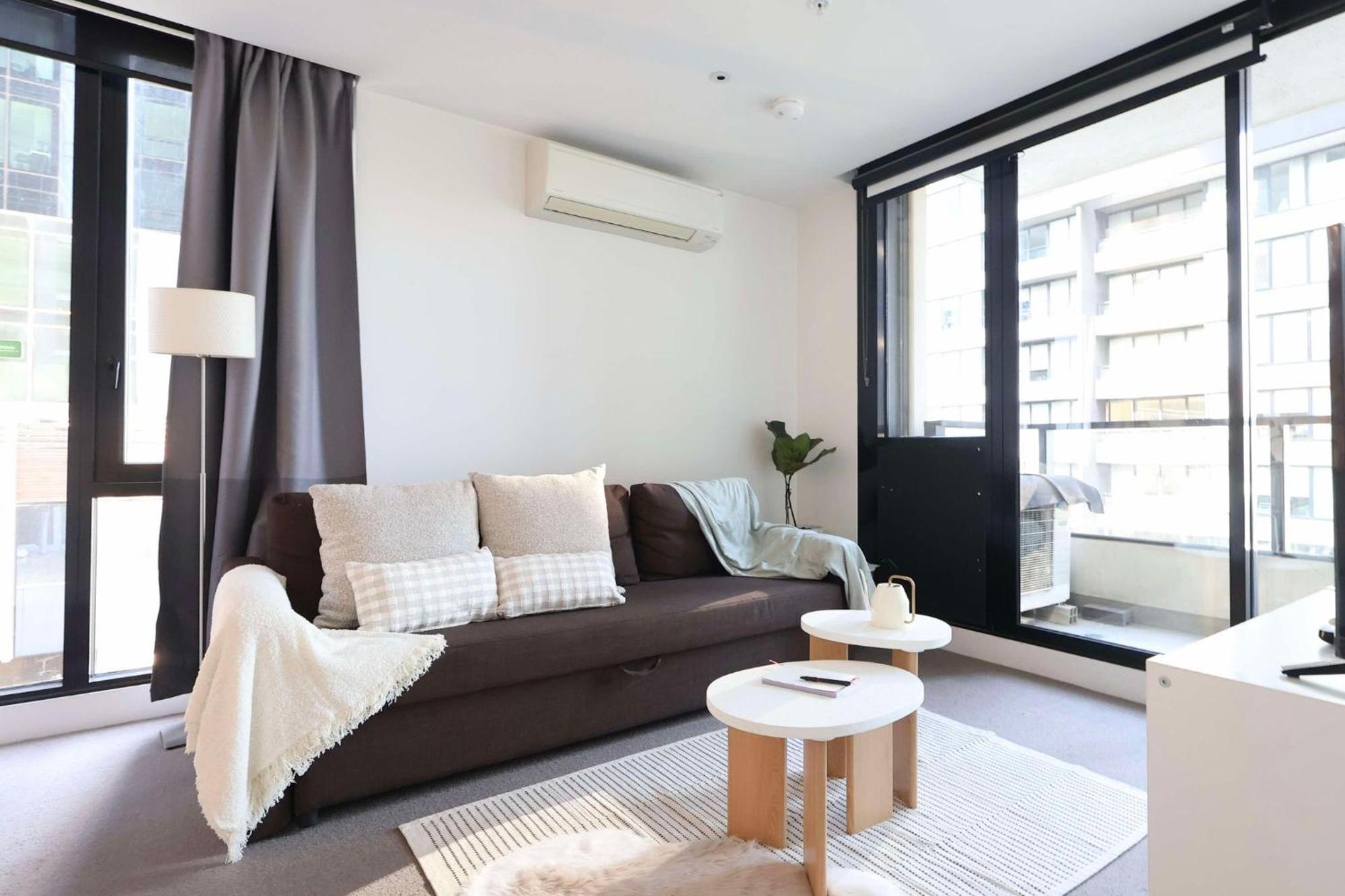 Entire 1 Bedroom Southbank - Gym Pool Sauna 1 Step To Crown Casino
