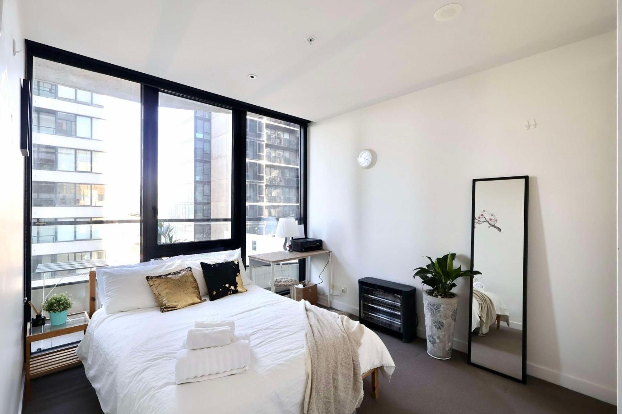 Entire 1 Bedroom Southbank - Gym Pool Sauna 1 Step To Crown Casino Apartment