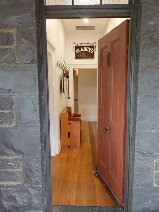 The Old Coach House C1850s Private Holiday home