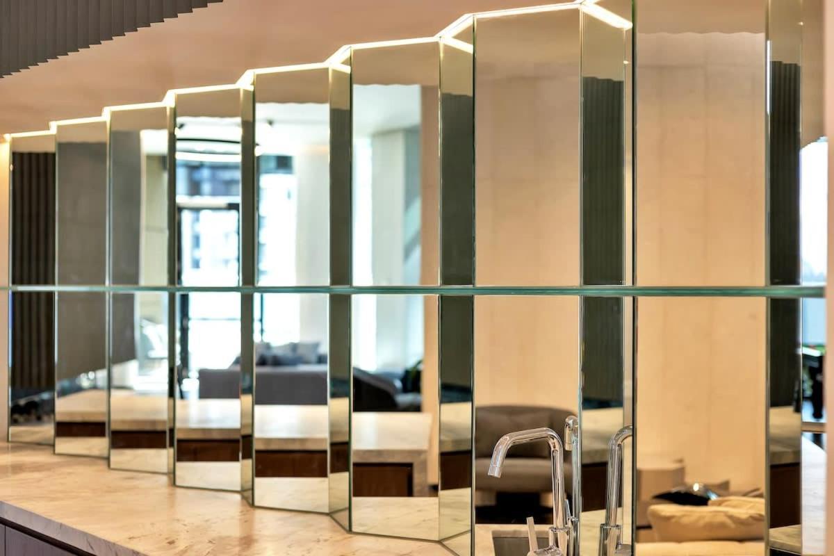 Apartment Square - 47th Floor 2br Executive Gem Melbourne