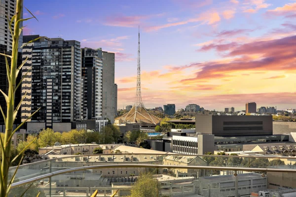 Square - 47th Floor 2br Executive Gem * Melbourne