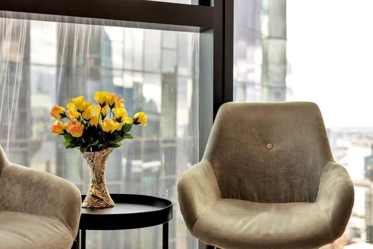 Square - 47th Floor 2br Executive Gem