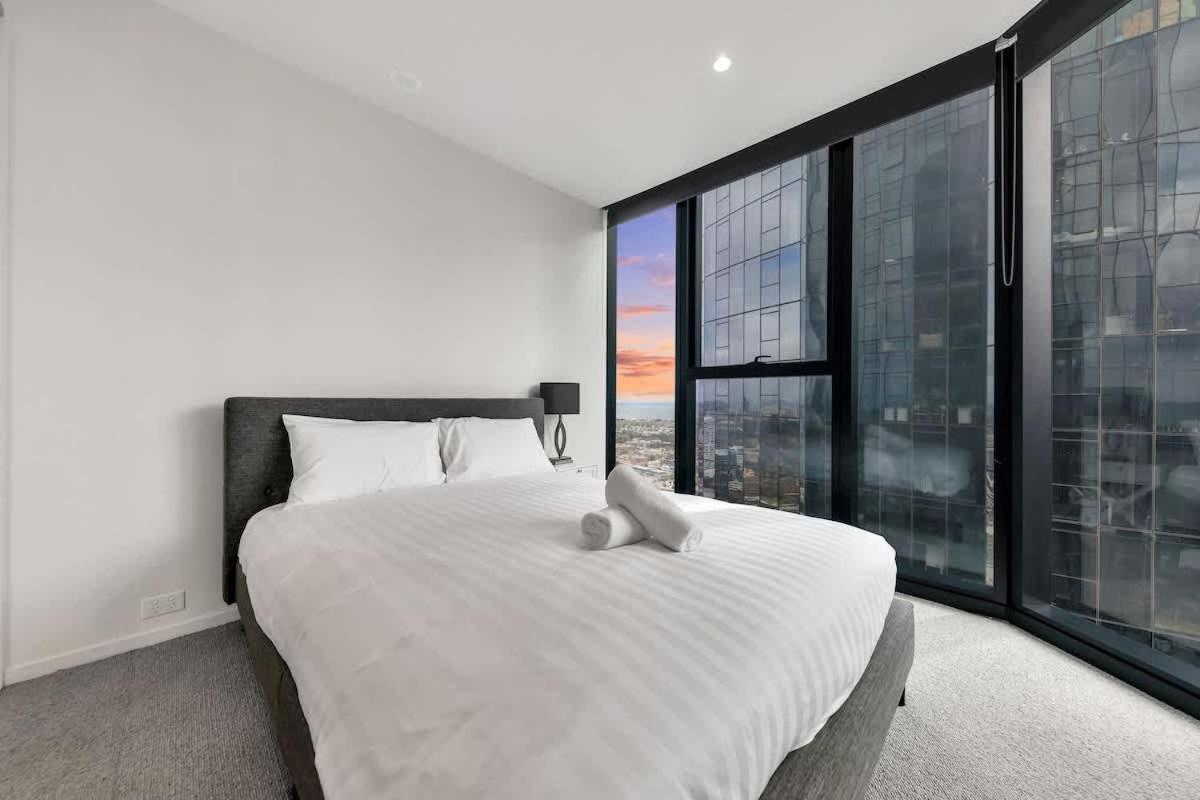 Apartment Square - 47th Floor 2br Executive Gem