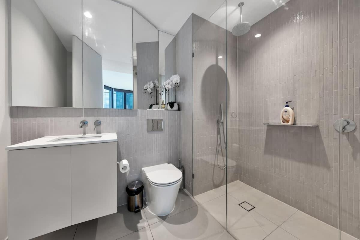 Square - 47th Floor 2br Executive Gem