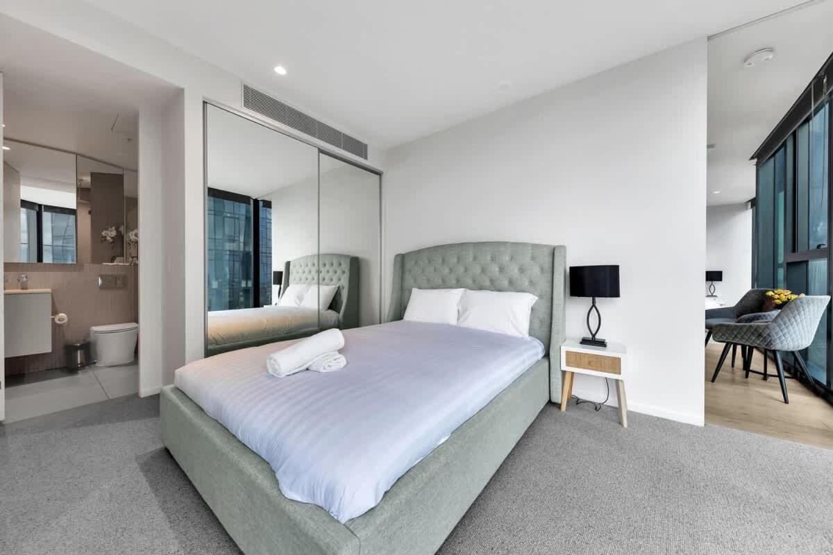 Square - 47th Floor 2br Executive Gem Apartment