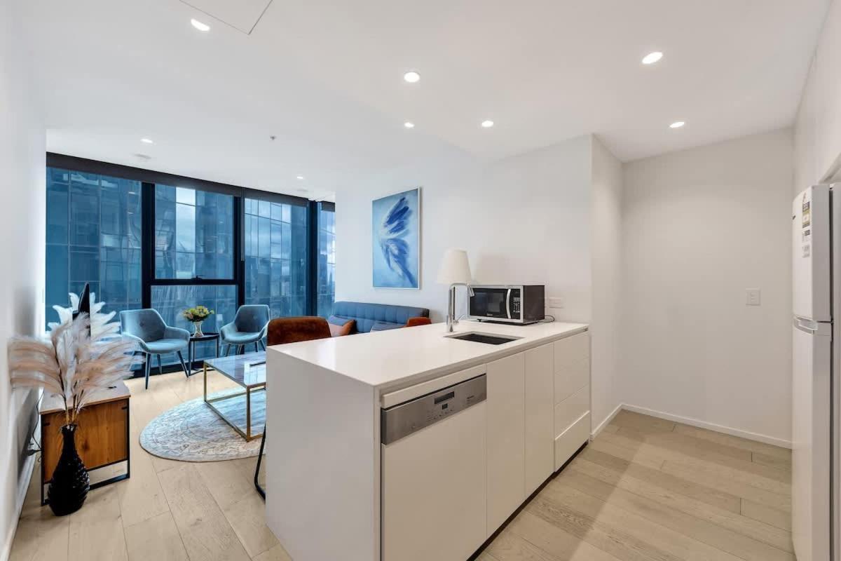 Square - 47th Floor 2br Executive Gem Apartment Melbourne
