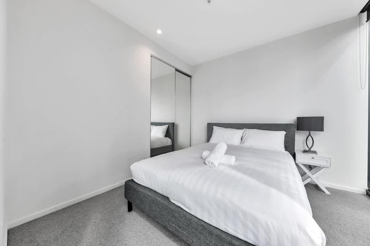 Square - 47th Floor 2br Executive Gem *