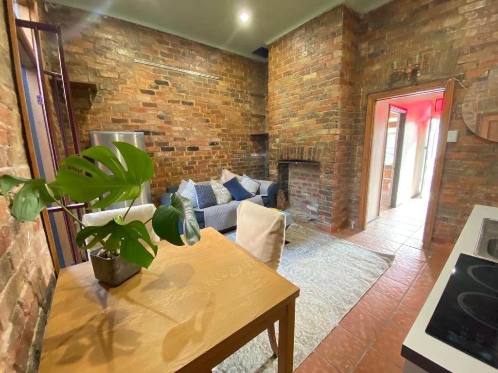Fitzroy-private 4beds 2baths Melbourne