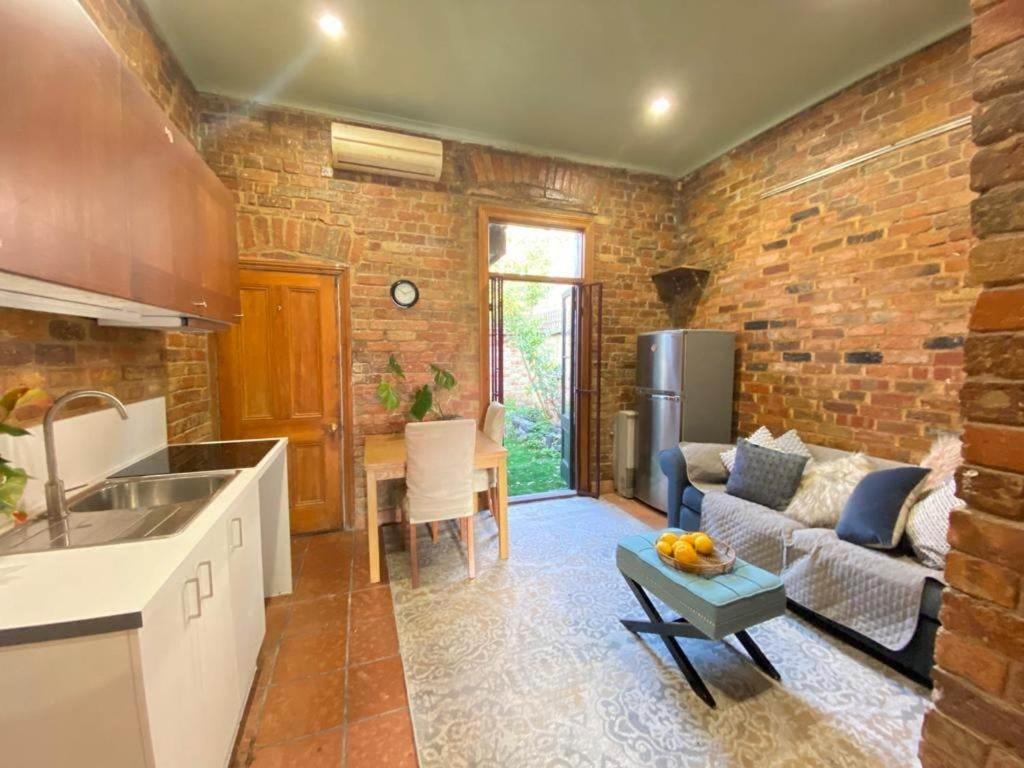 Fitzroy-private 4beds 2baths Guest house *