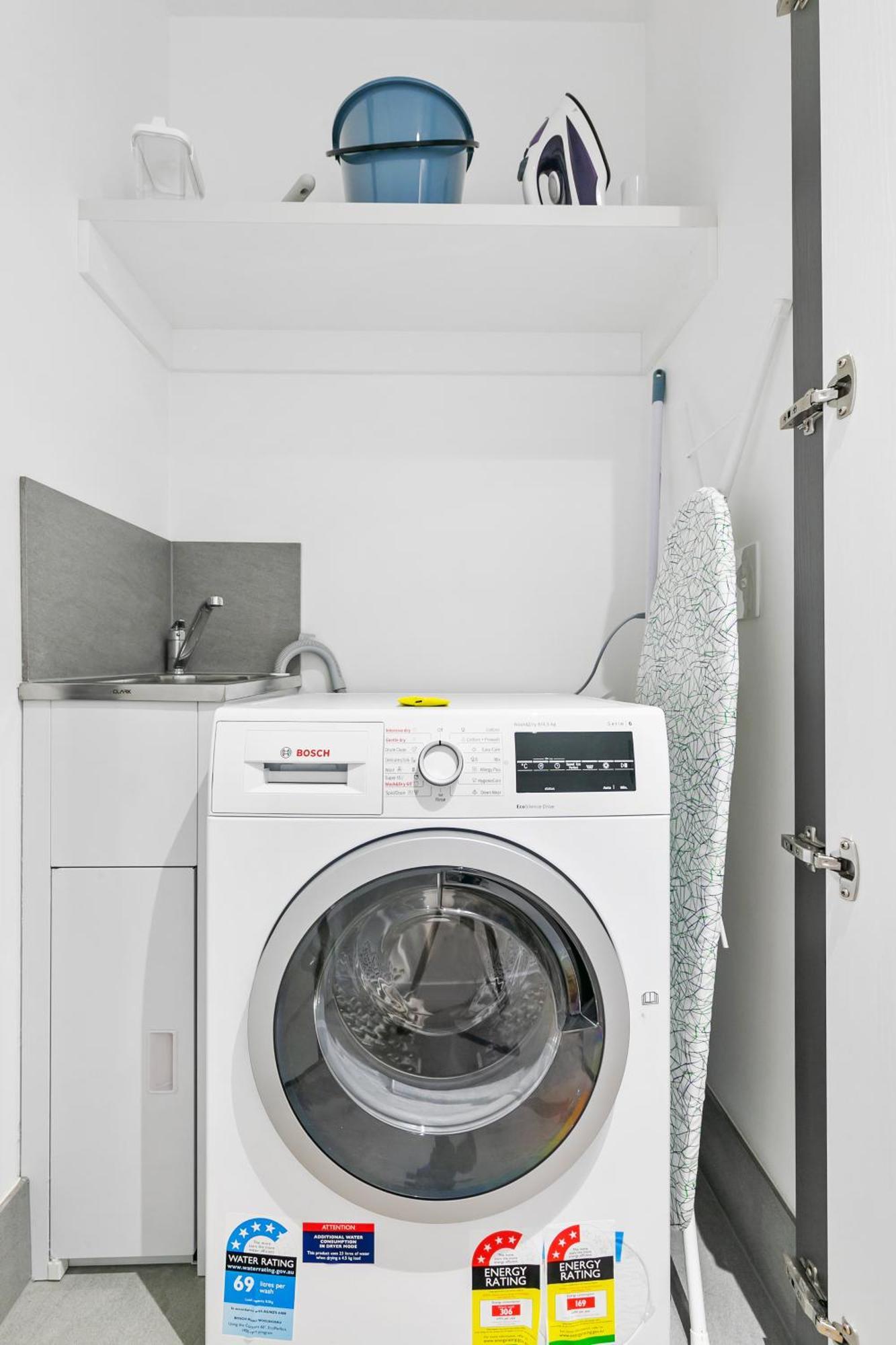 Apartment Floor In Location W Gym, Pool & Wifi *