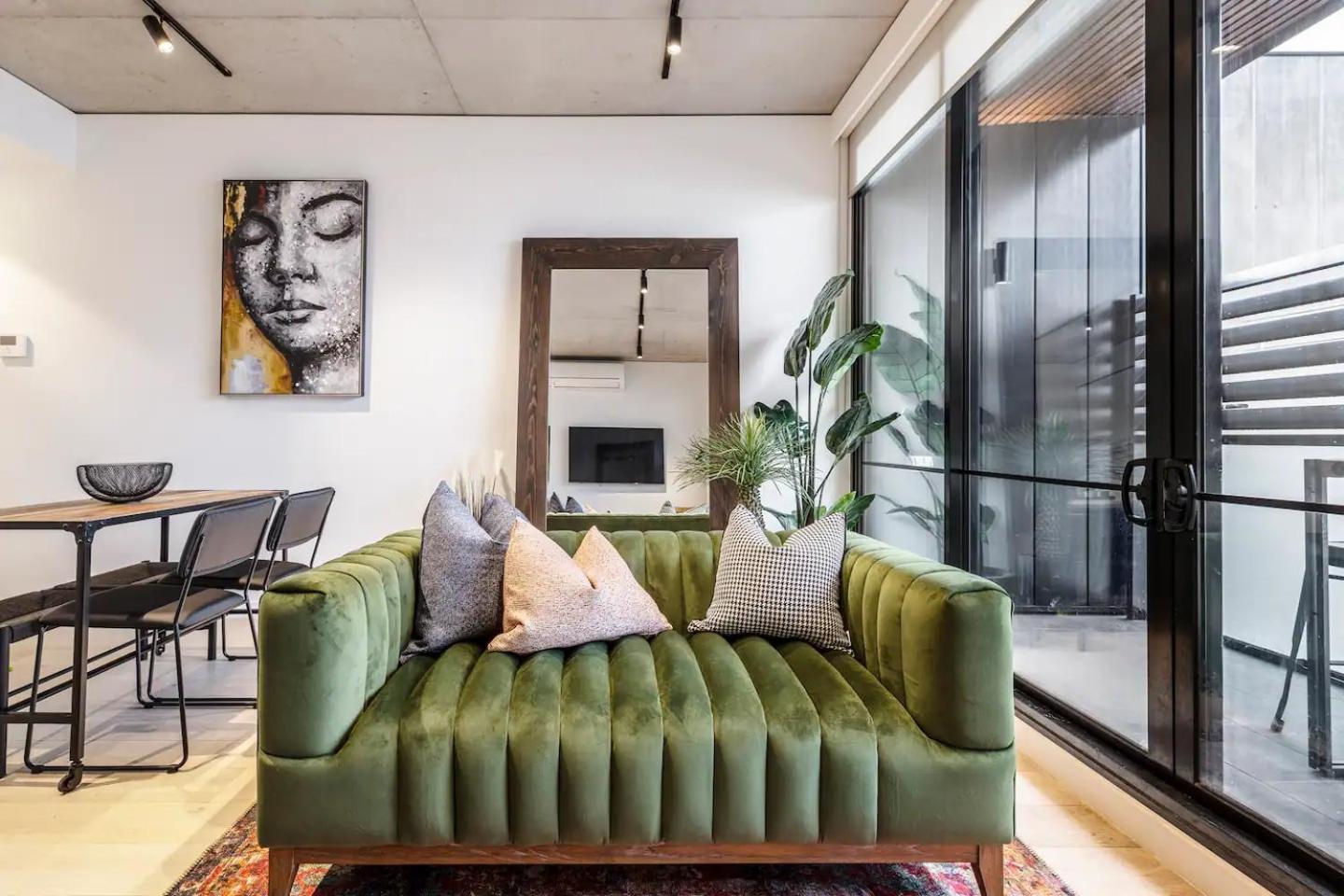 Apartment Industrialstyle Pad In Cool Grungy Neighborhood Melbourne