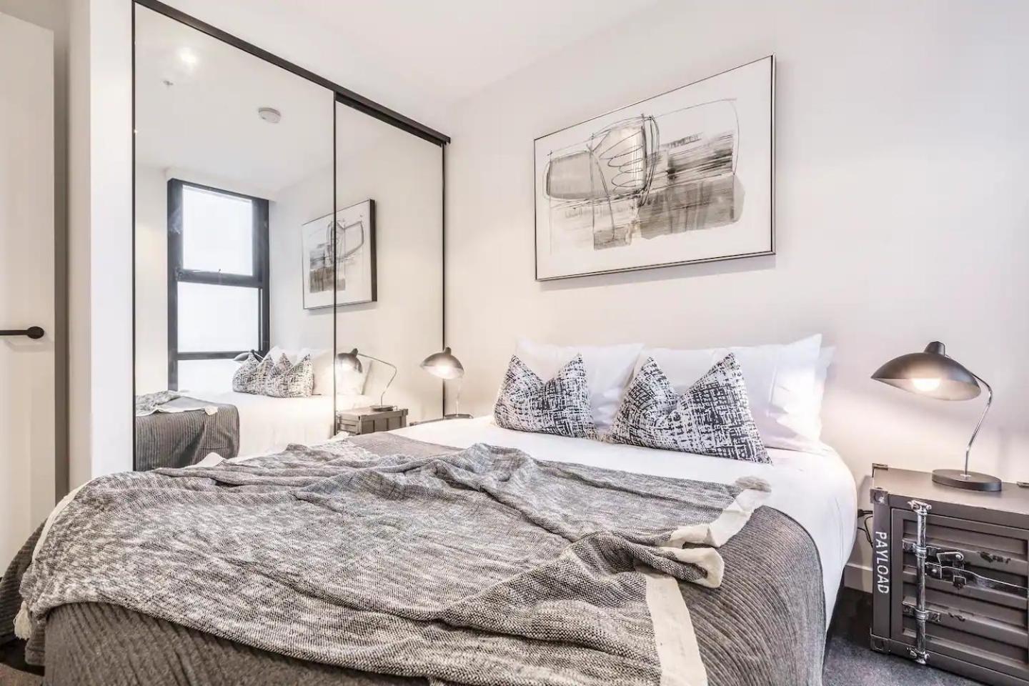 Industrialstyle Pad In Cool Grungy Neighborhood Apartment Melbourne