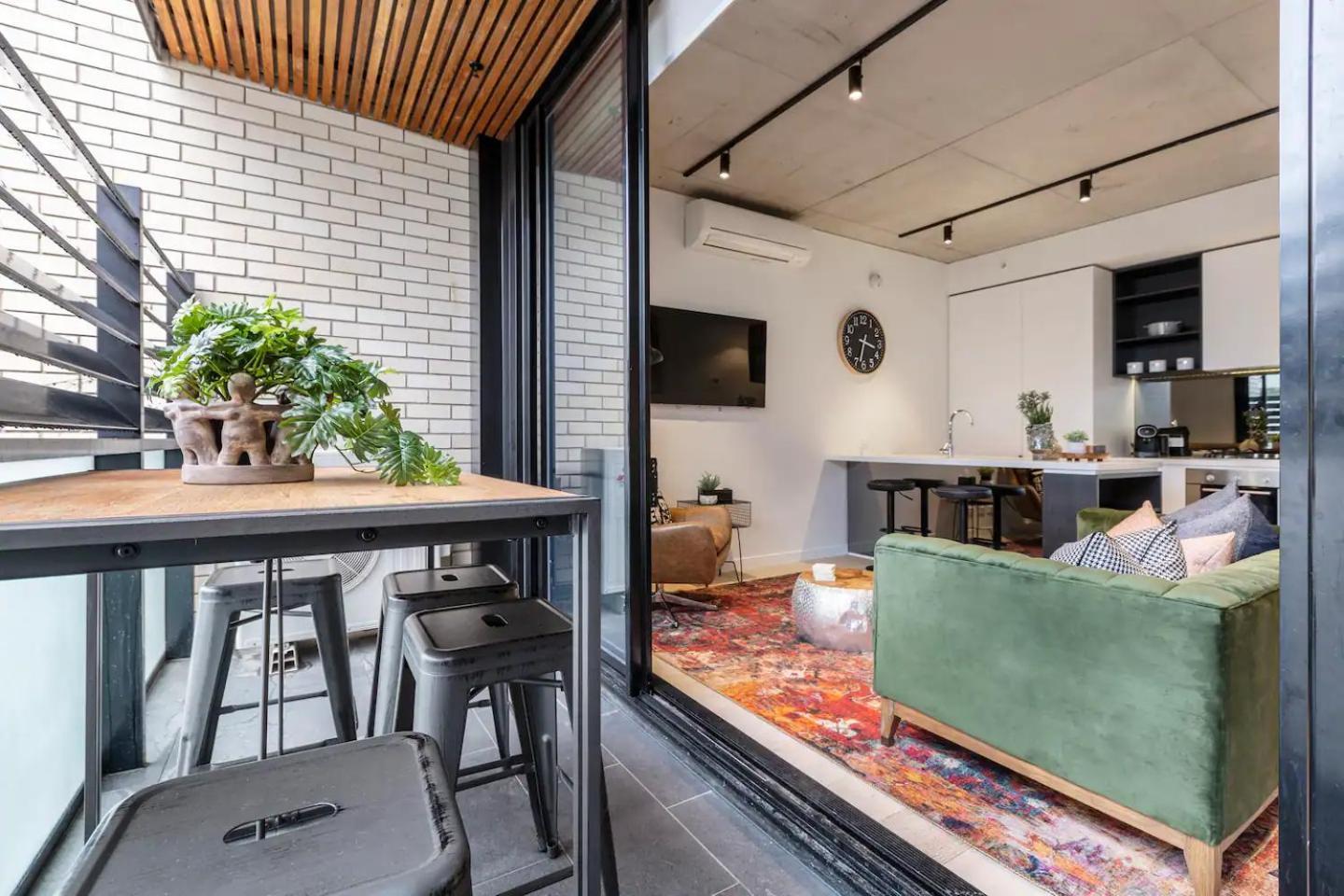 Apartment Industrialstyle Pad In Cool Grungy Neighborhood
