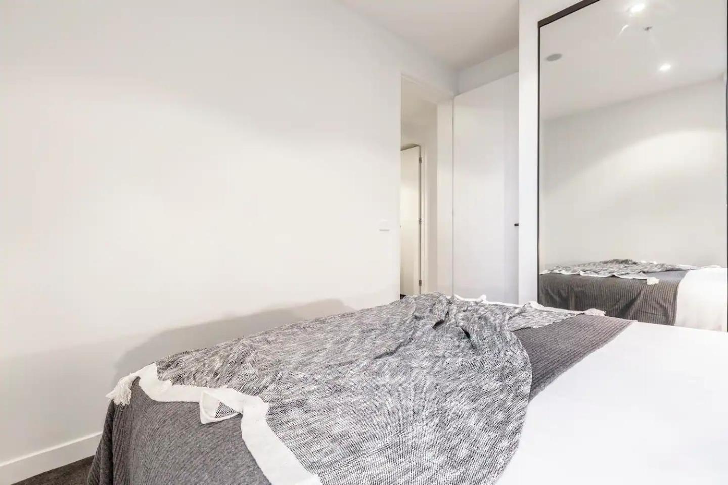 Industrialstyle Pad In Cool Grungy Neighborhood Apartment