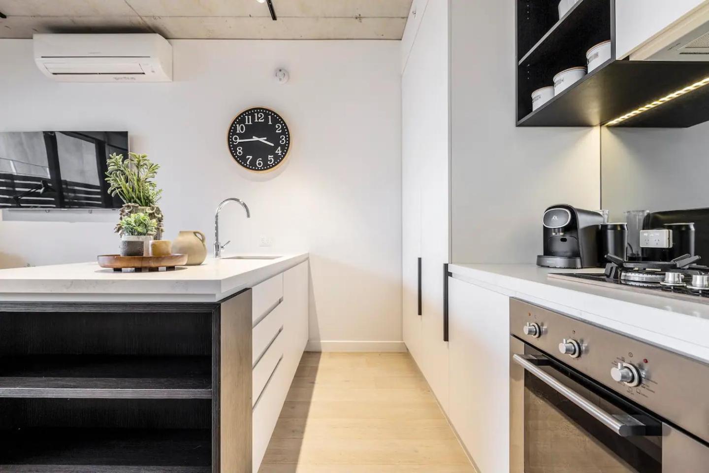 Industrialstyle Pad In Cool Grungy Neighborhood * Melbourne