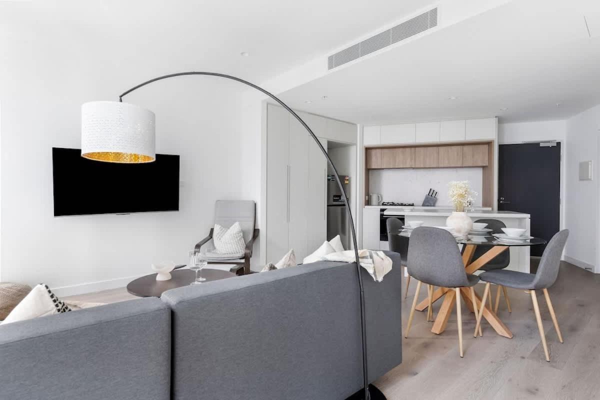 Chic 2br Opposite Southern Cross Views *