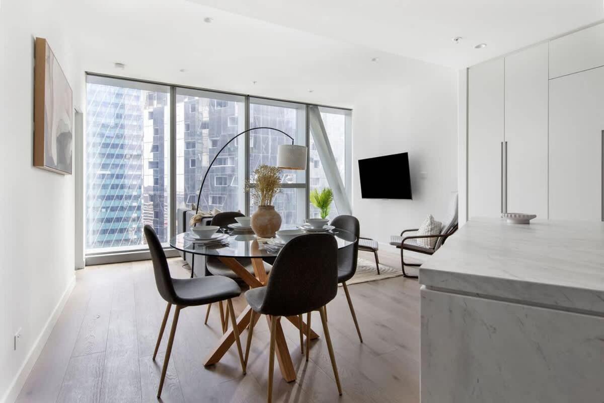 Chic 2br Opposite Southern Cross Views Apartment *