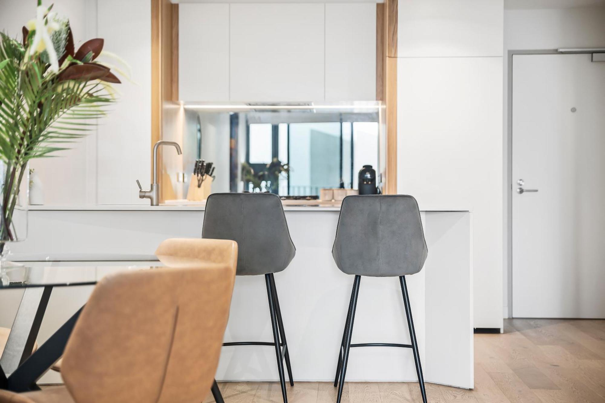 Bright And Stylish 1br W Balcony, Wi-fi And Desk Melbourne