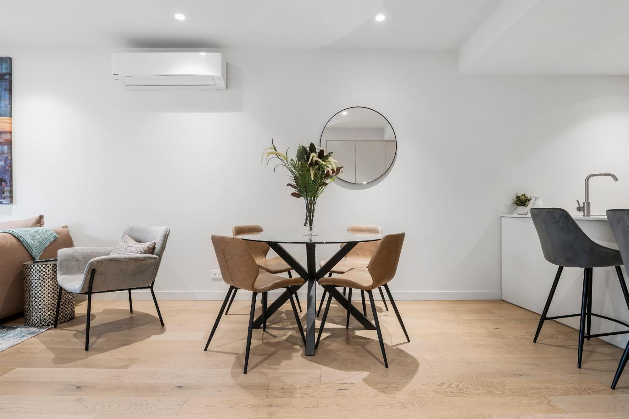 Apartment Bright And Stylish 1br W Balcony, Wi-fi And Desk