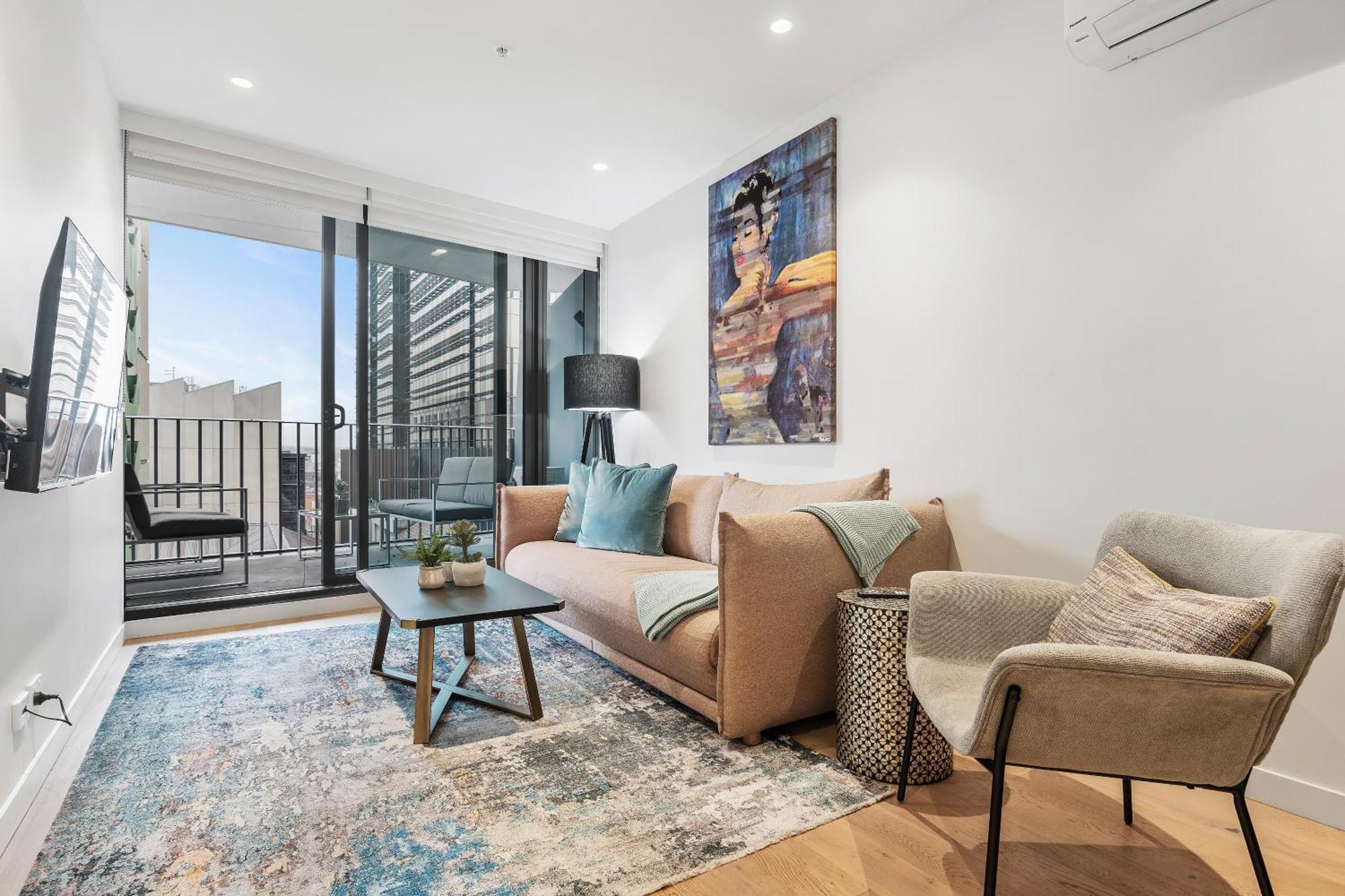 Bright And Stylish 1br W Balcony, Wi-fi And Desk Apartment *