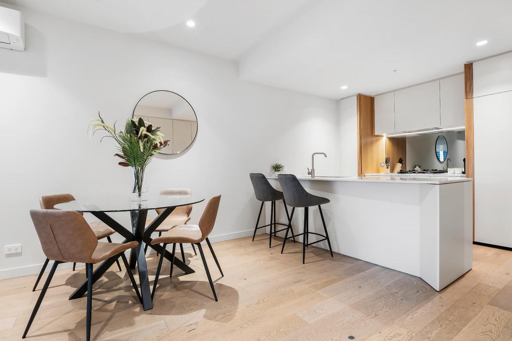 Bright And Stylish 1br W Balcony, Wi-fi And Desk Melbourne