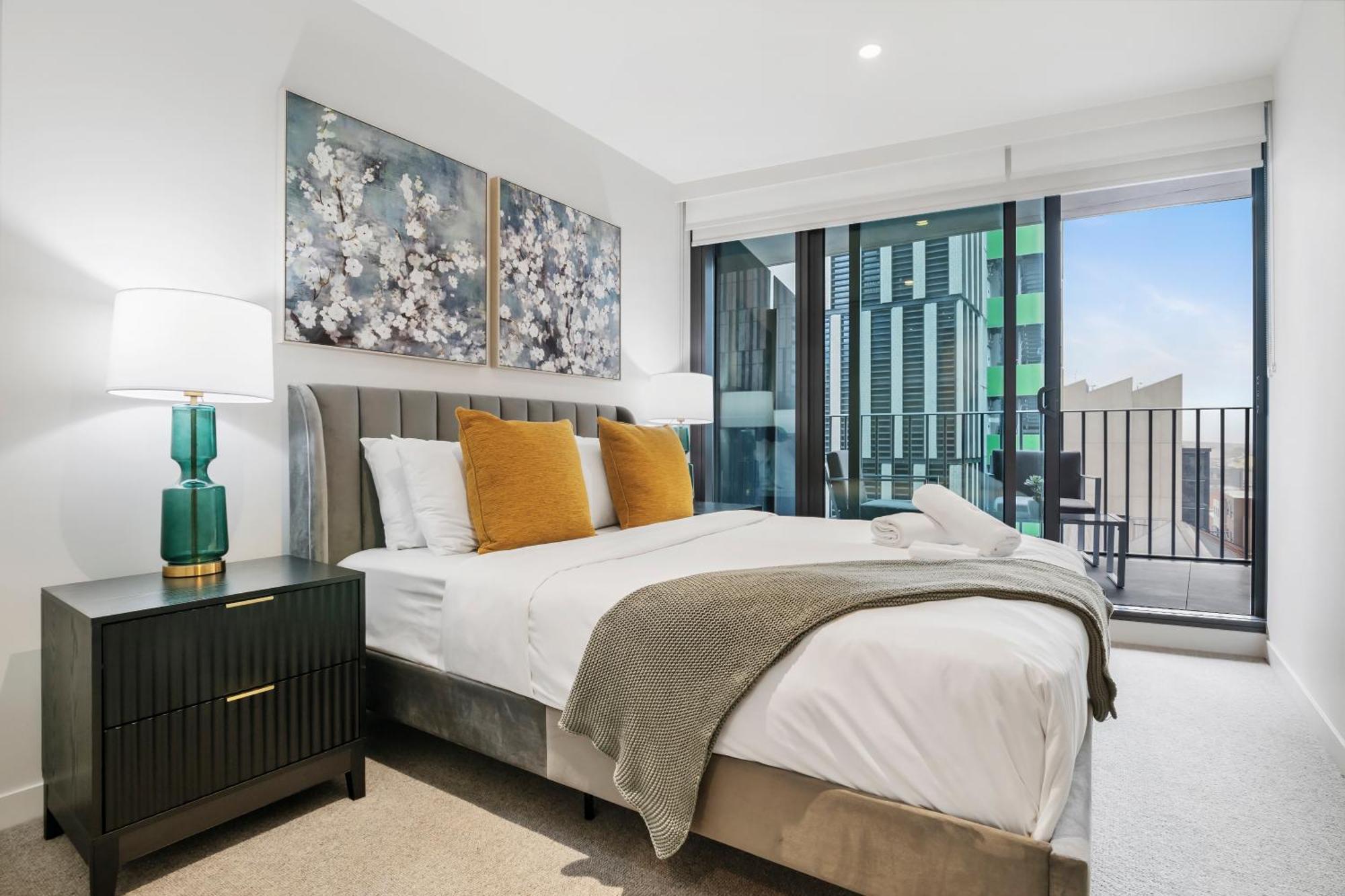 Bright And Stylish 1br W Balcony, Wi-fi And Desk Apartment *