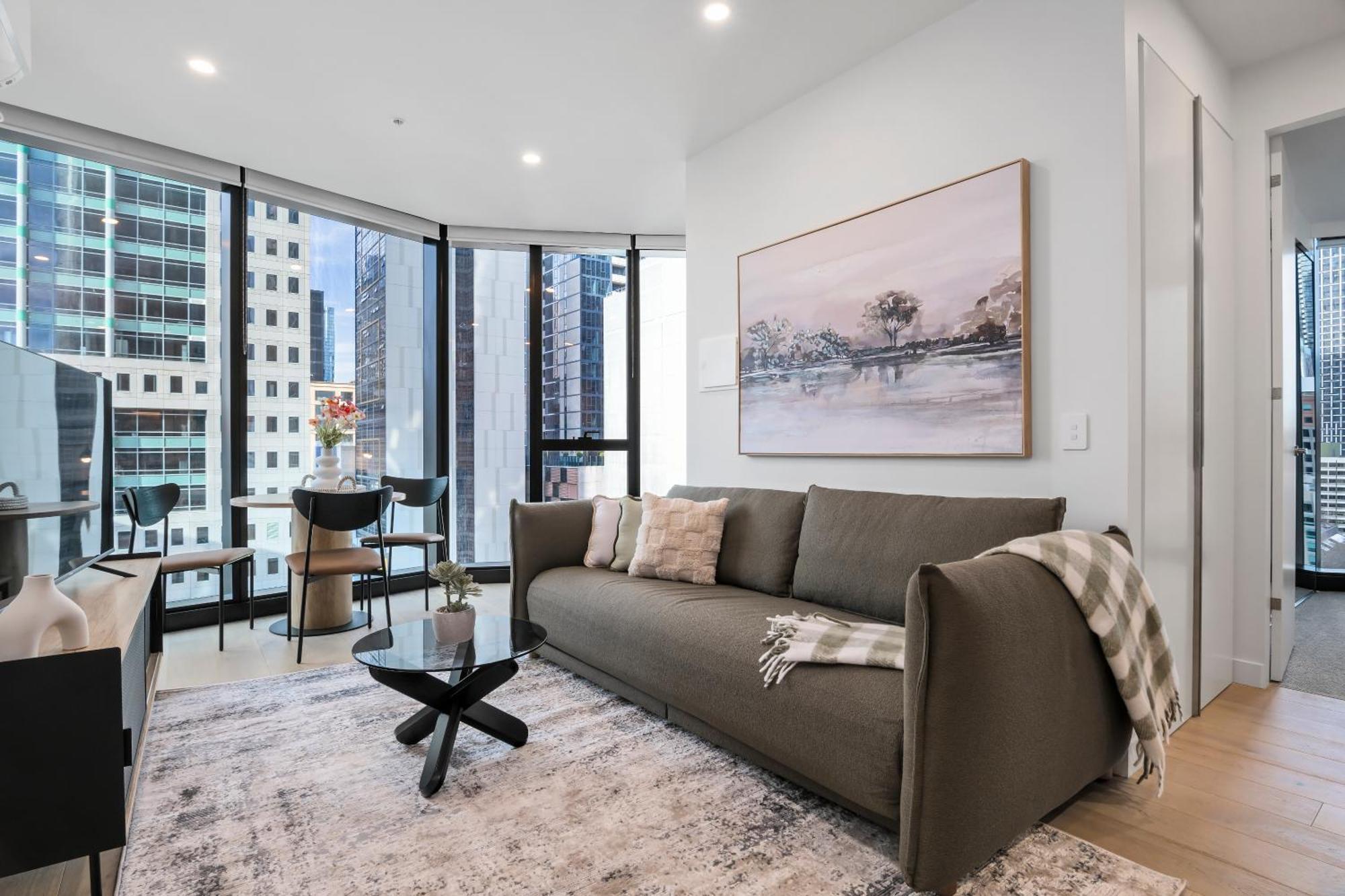 Apartment Stunning 100m Fr Parkland W Views, Pool And Desk *