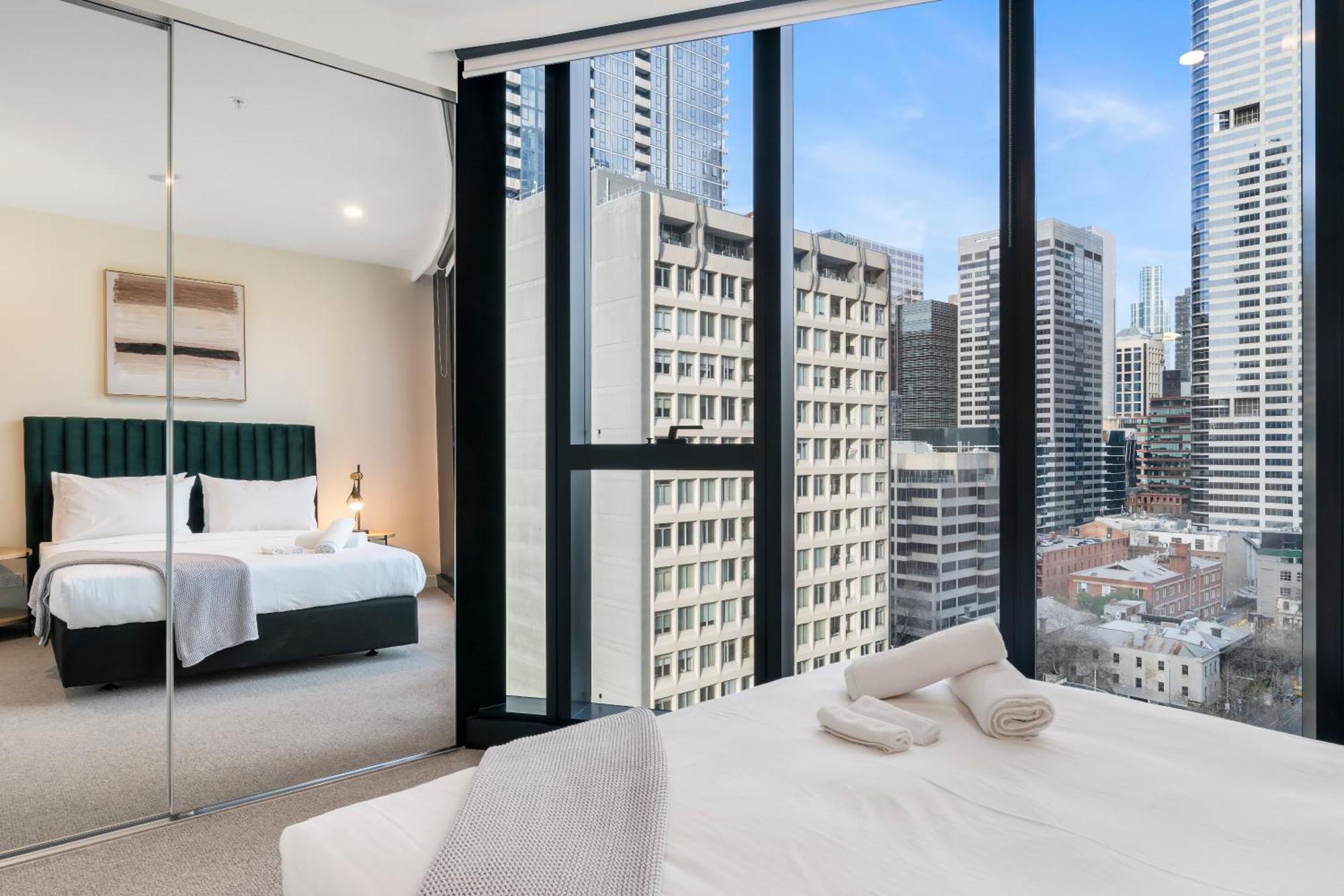 Apartment Stunning 100m Fr Parkland W Views, Pool And Desk Melbourne