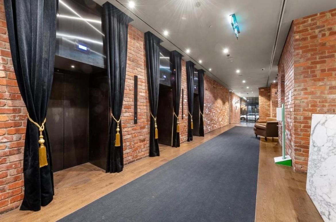 Entire 1 Bedroom Southbank - Gym Pool Sauna 1 Step To Crown Casino * Melbourne