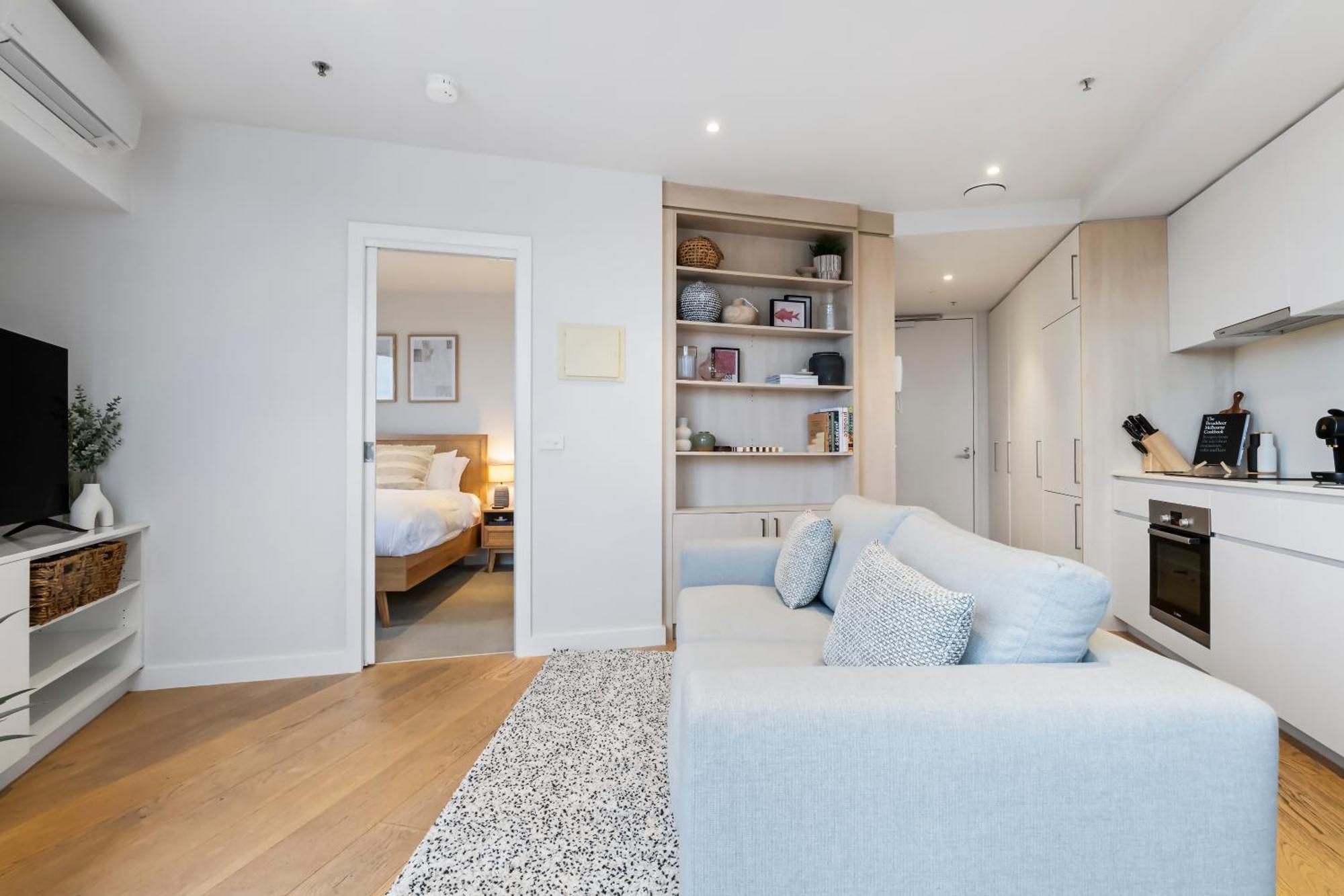 Apartment Stylish And Modern With Large Balcony, Wifi And Parking *